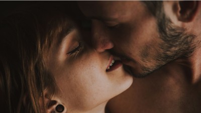 Uključite partnera u pronalaženje G-točke pronalaženje G-točke s partnerom, partnerska intimnost, G-točka tijekom seksa