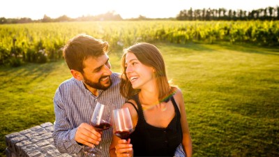 Vino i mokri orgazam, alkohol prije squirtinga,