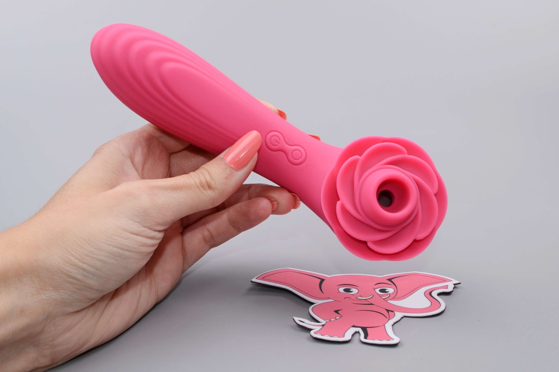 Obožavajte Lilien II. vibrator na pritisak (15 cm), u ruci