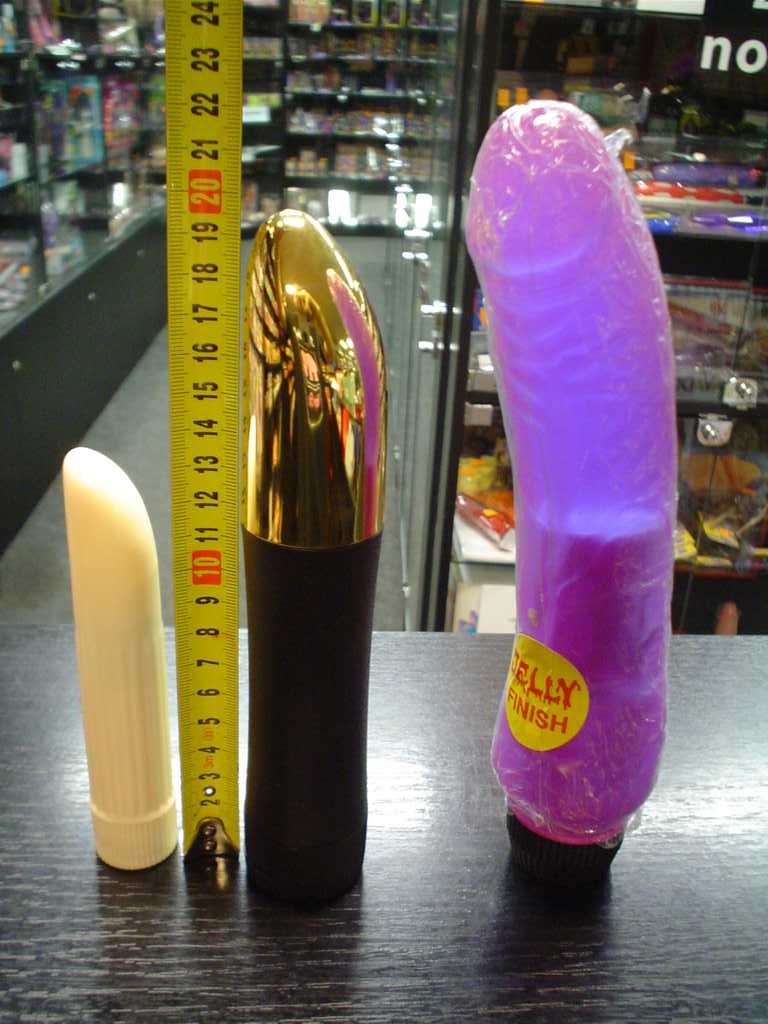 Vibrator plastični zlatni 20 cm