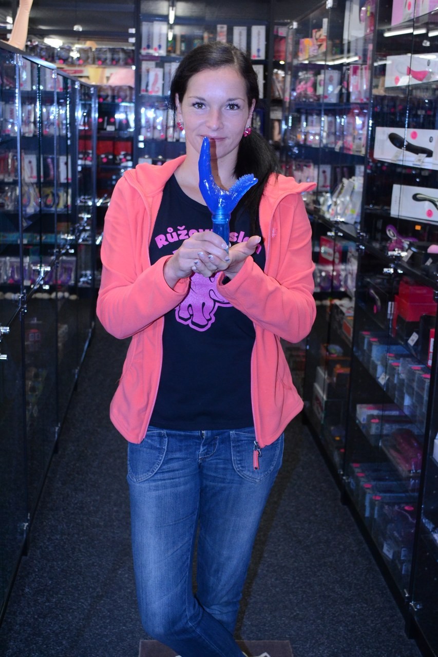 Dominika i vibrator Blue Hand