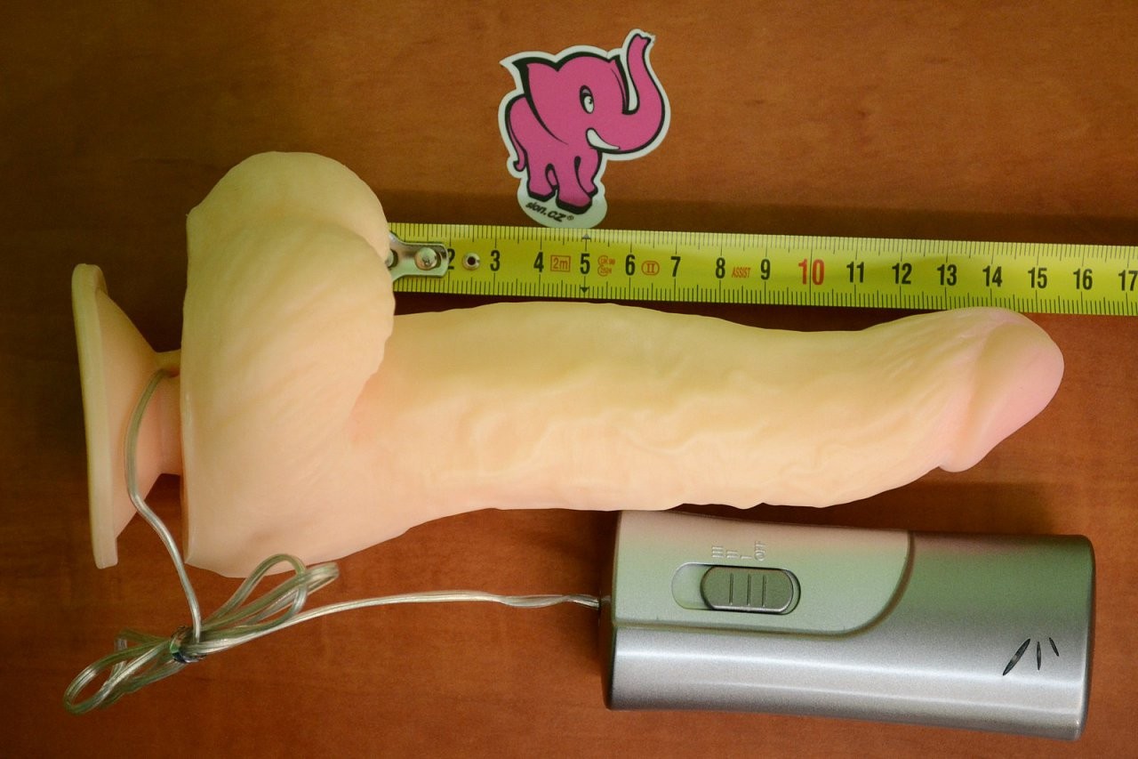 Cyberskin vibrator s vakuumom 21