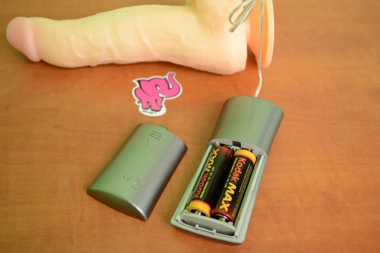 Cyberskin vibrator s vakuumom 21