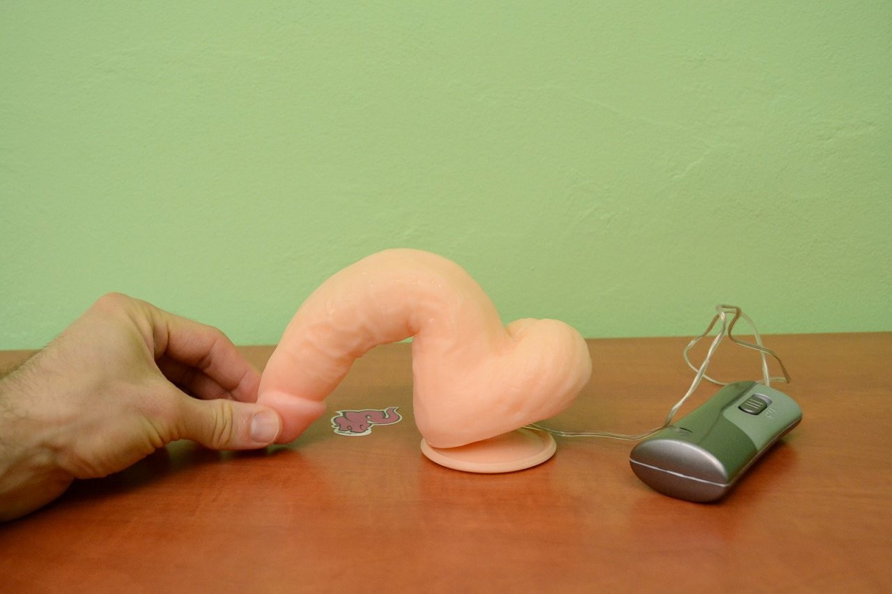 Cyberskin vibrator s vakuumom 21