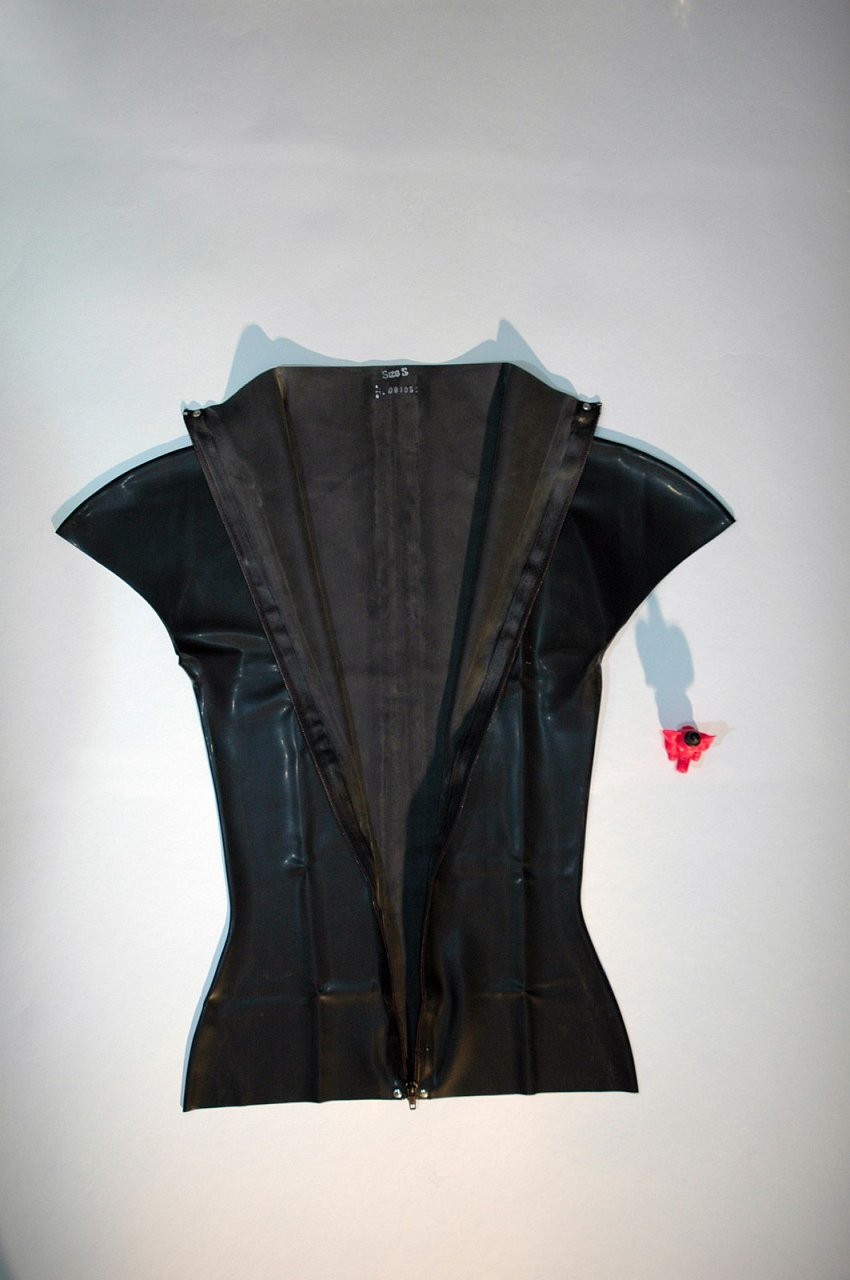 Lateks majica s patentnim zatvaračem