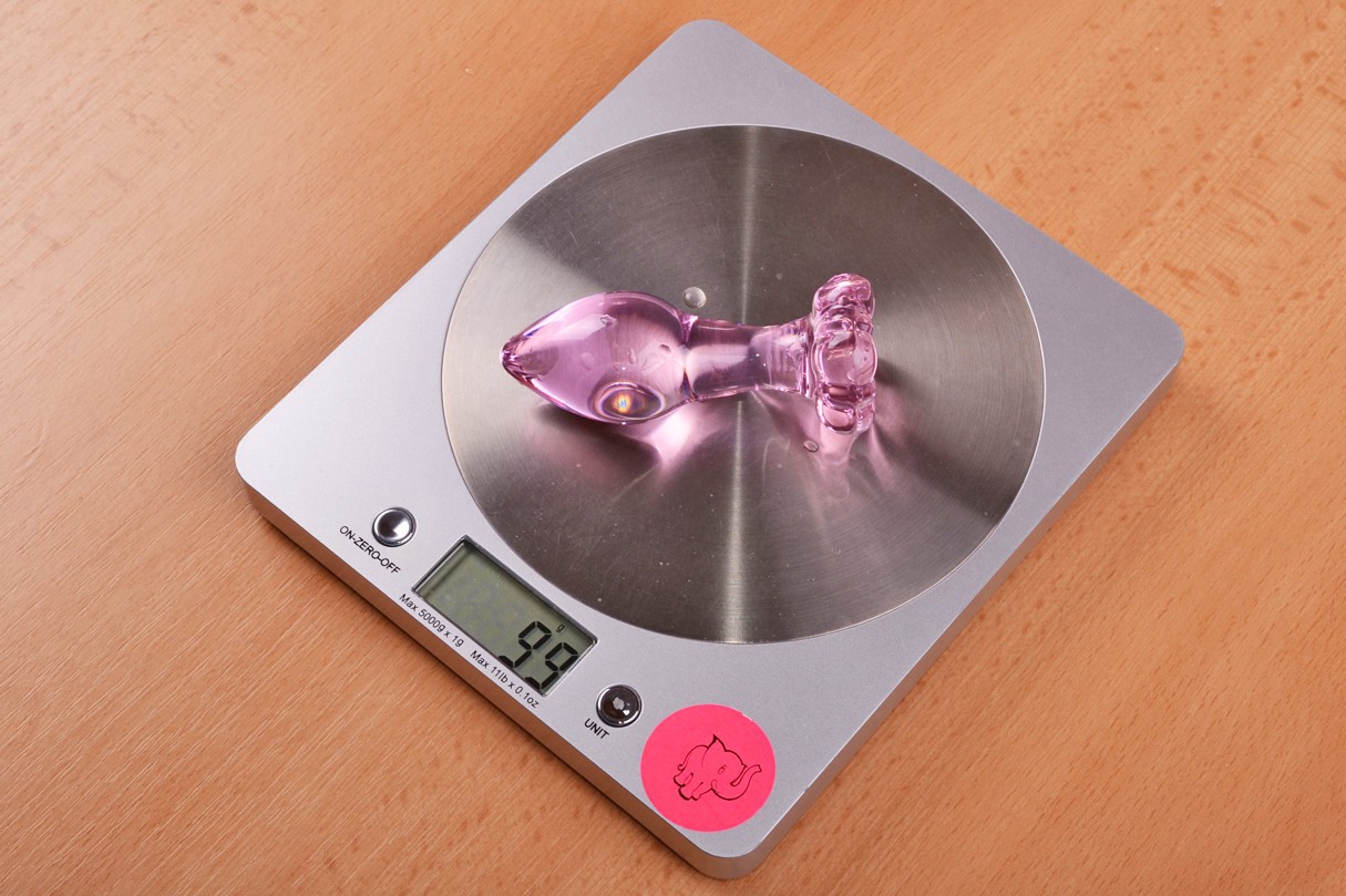 Analni cvjetni stakleni čep na vazi