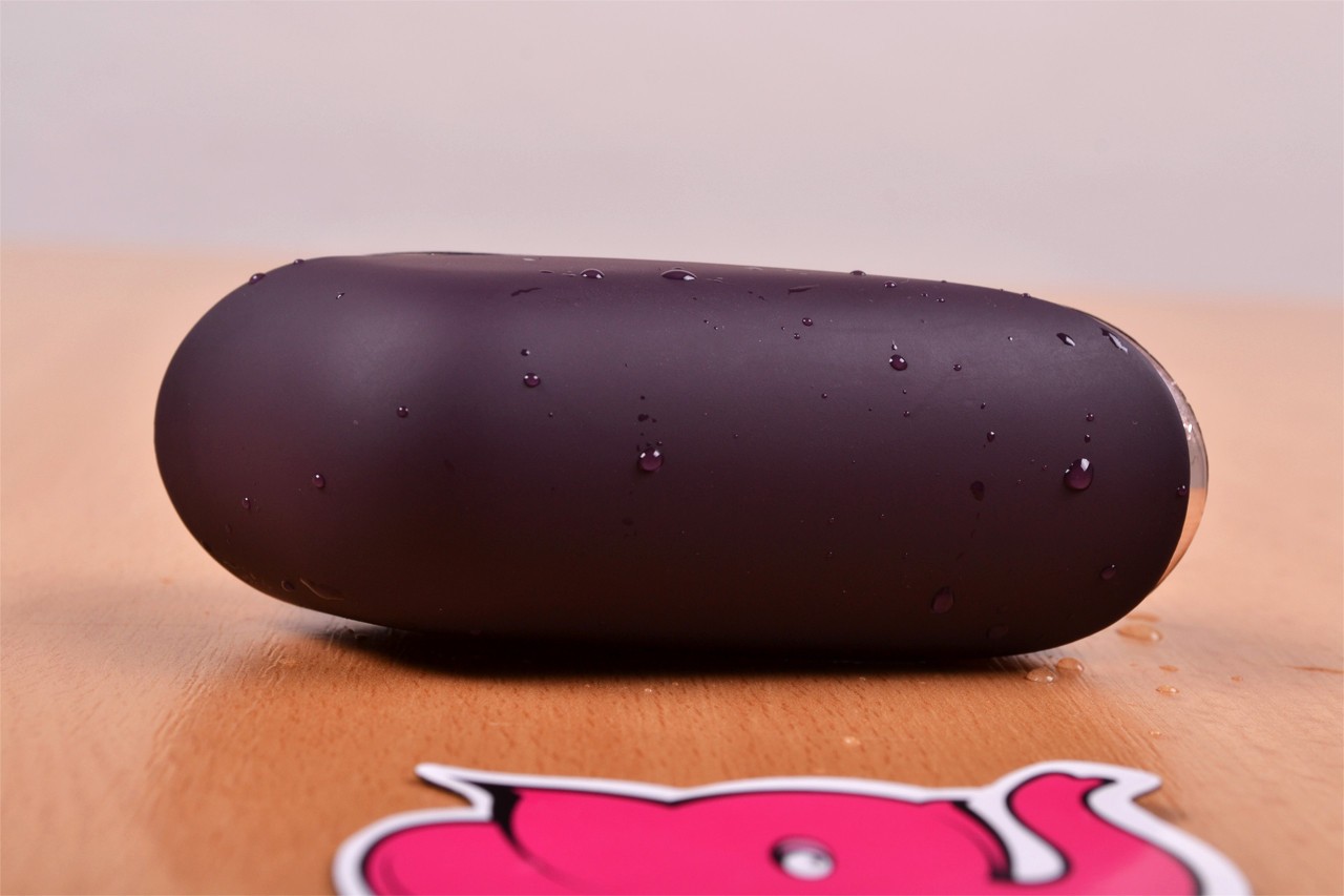 Satisfyer Pro Traveler, detalj naslovnice