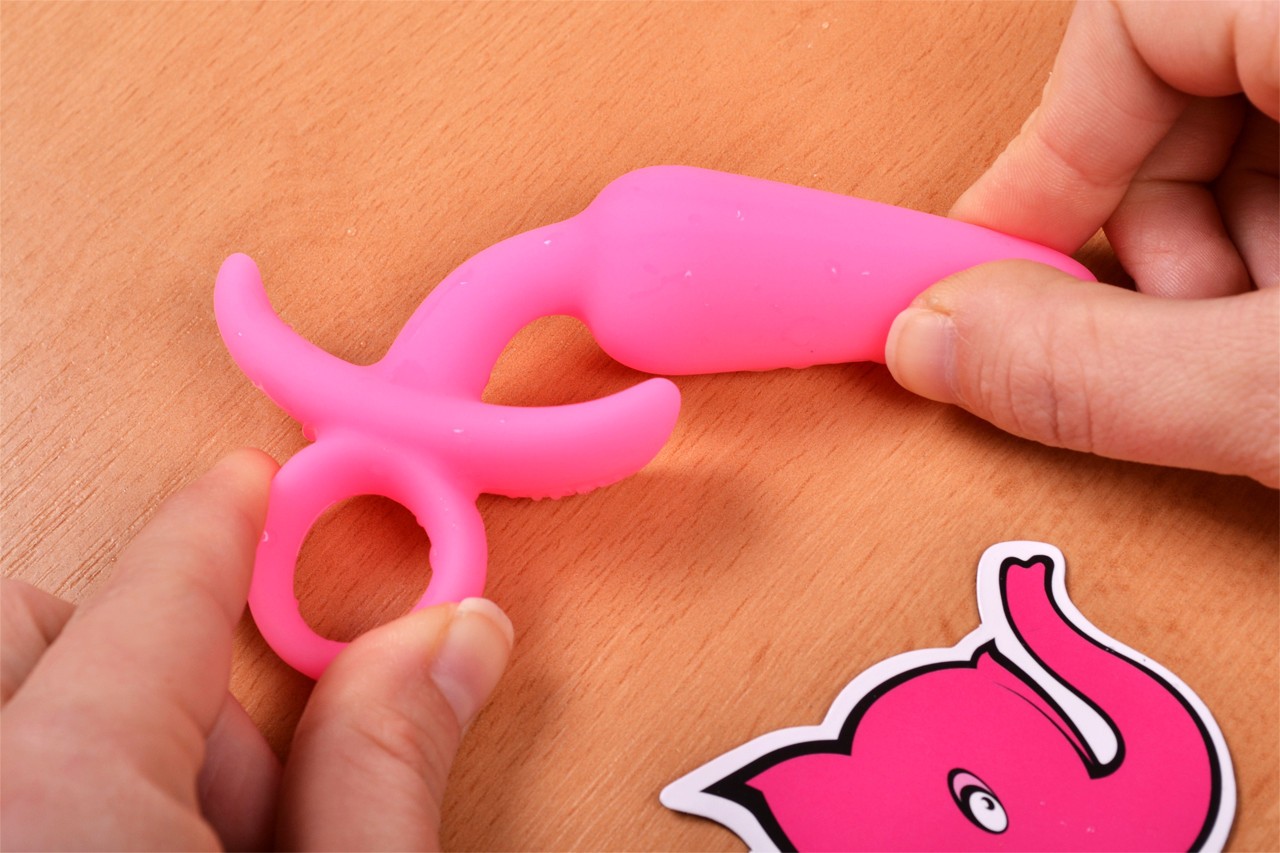 Pink Shining analni čep - u ruci