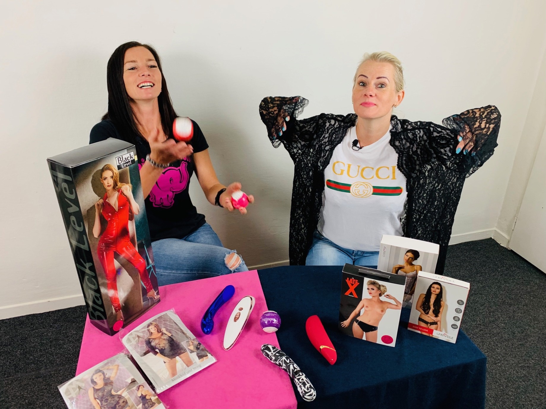 Satisfyer luksuzni vibrator pod pritiskom