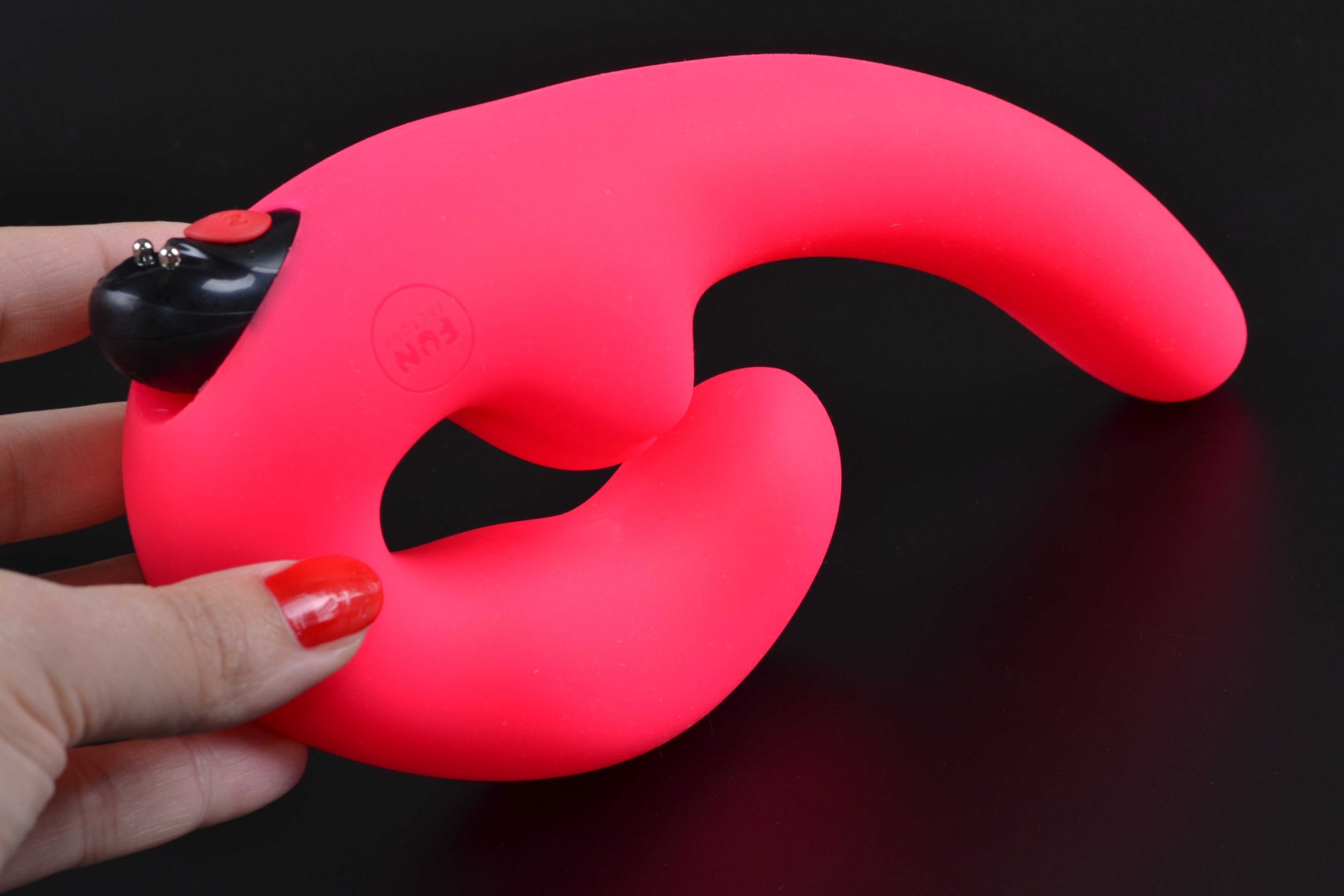 Fun Factory Sharevibe penis s kopčom, kontrola