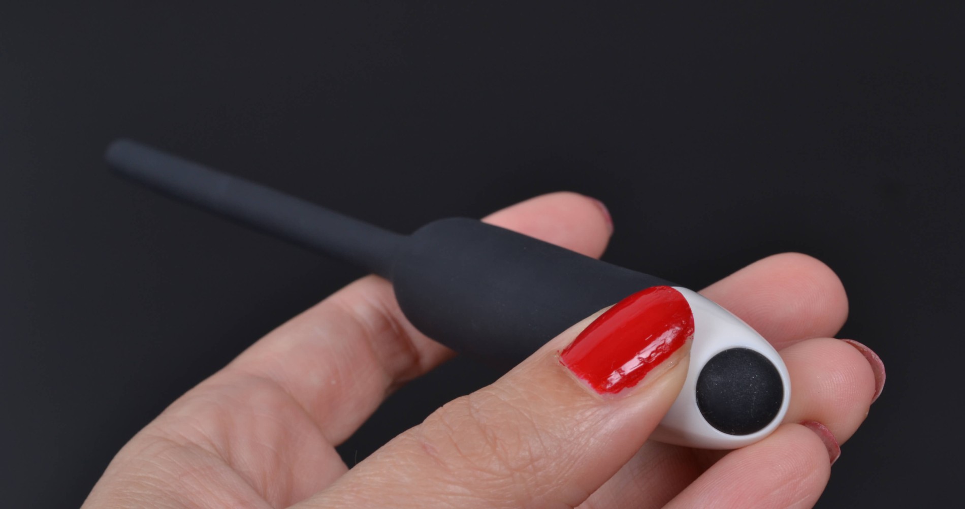 Darkness Vibe vibrirajući dilatator, u ruci