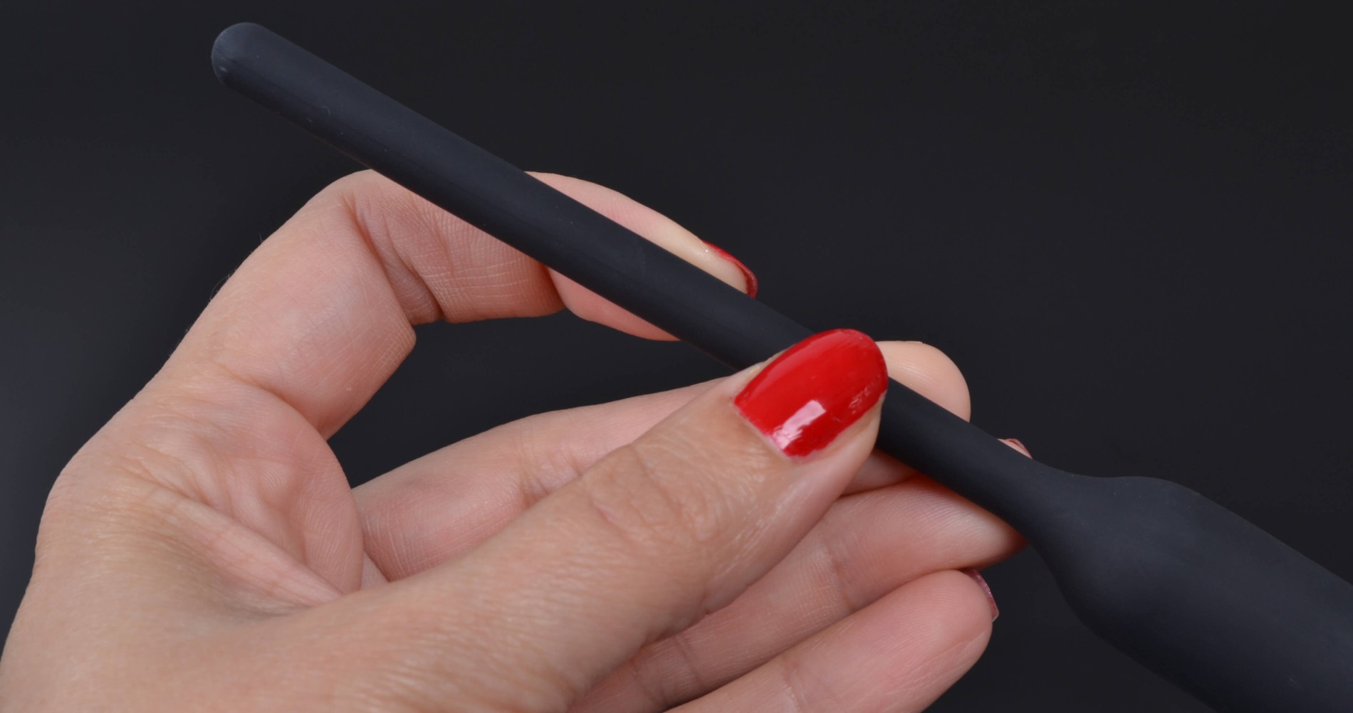 Darkness Vibe vibrirajući dilatator, u ruci