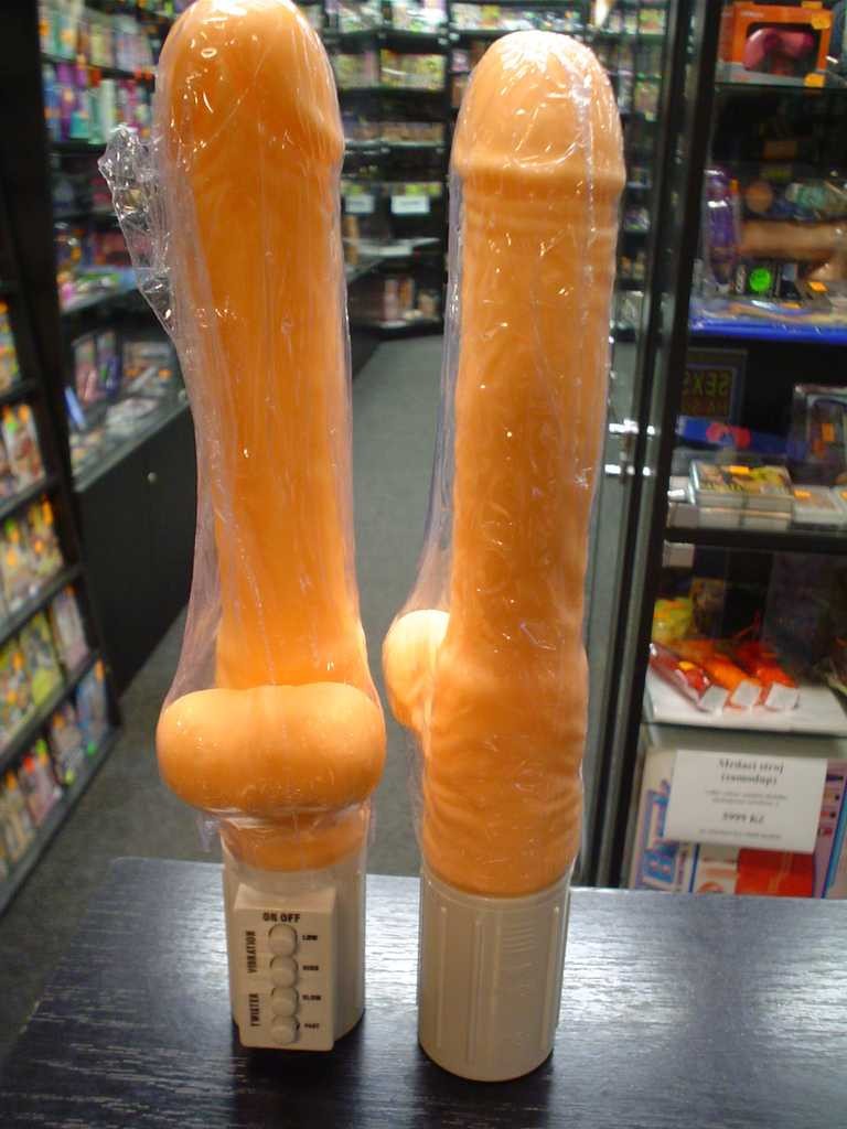 Rotirajući gel vibrator s testisima 26 cm