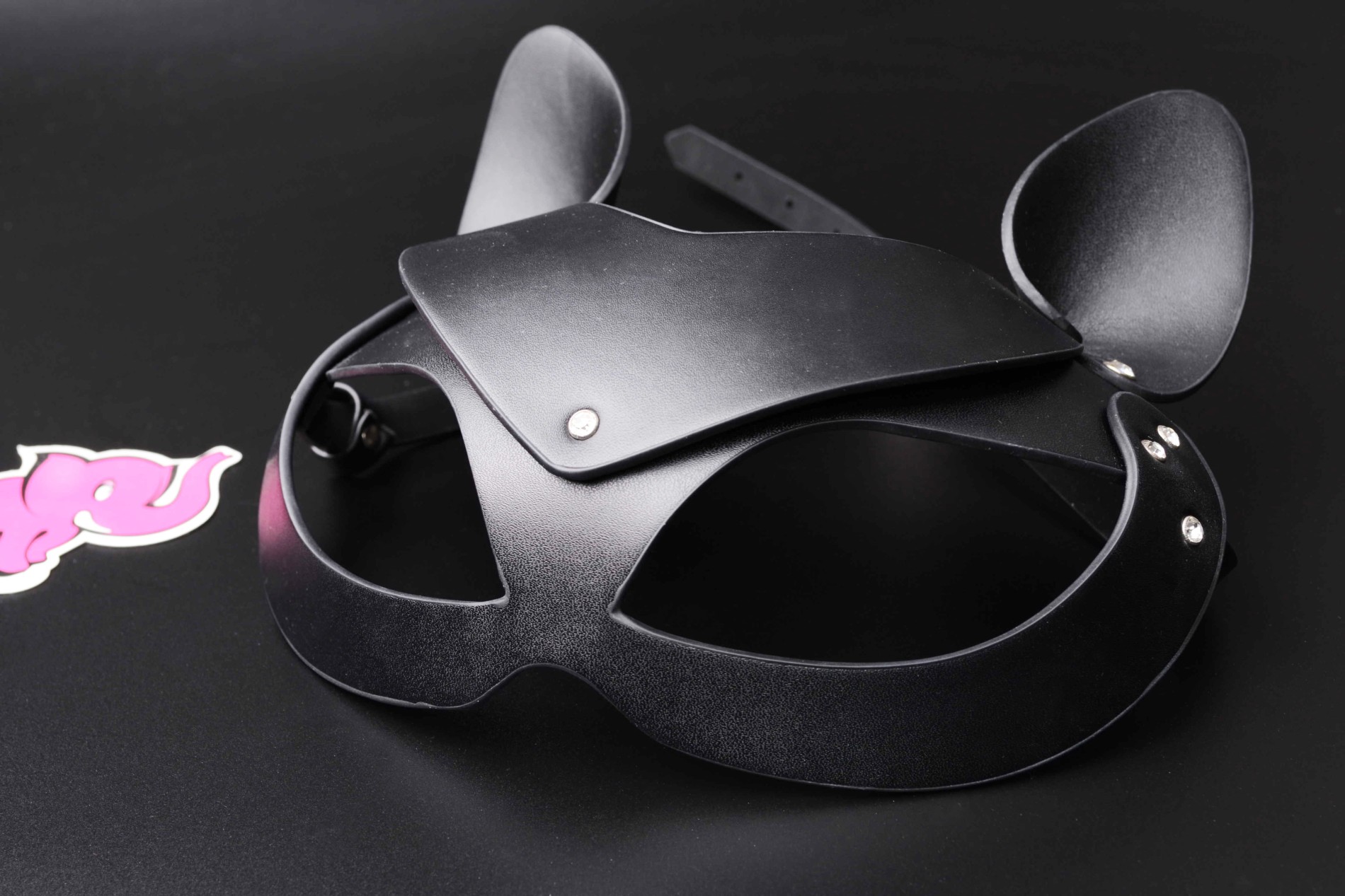 Maska sa kamenčićima Sexy Cat