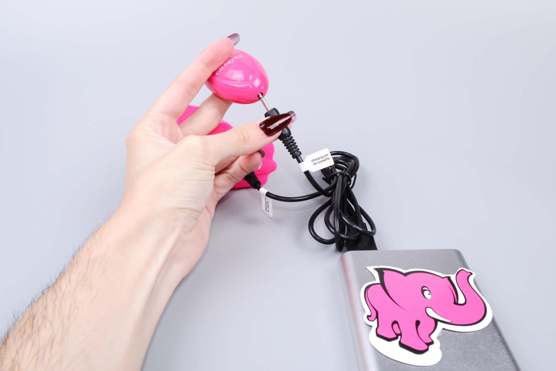 Little Pleasure vibrirajuća leptir mašna, puni se