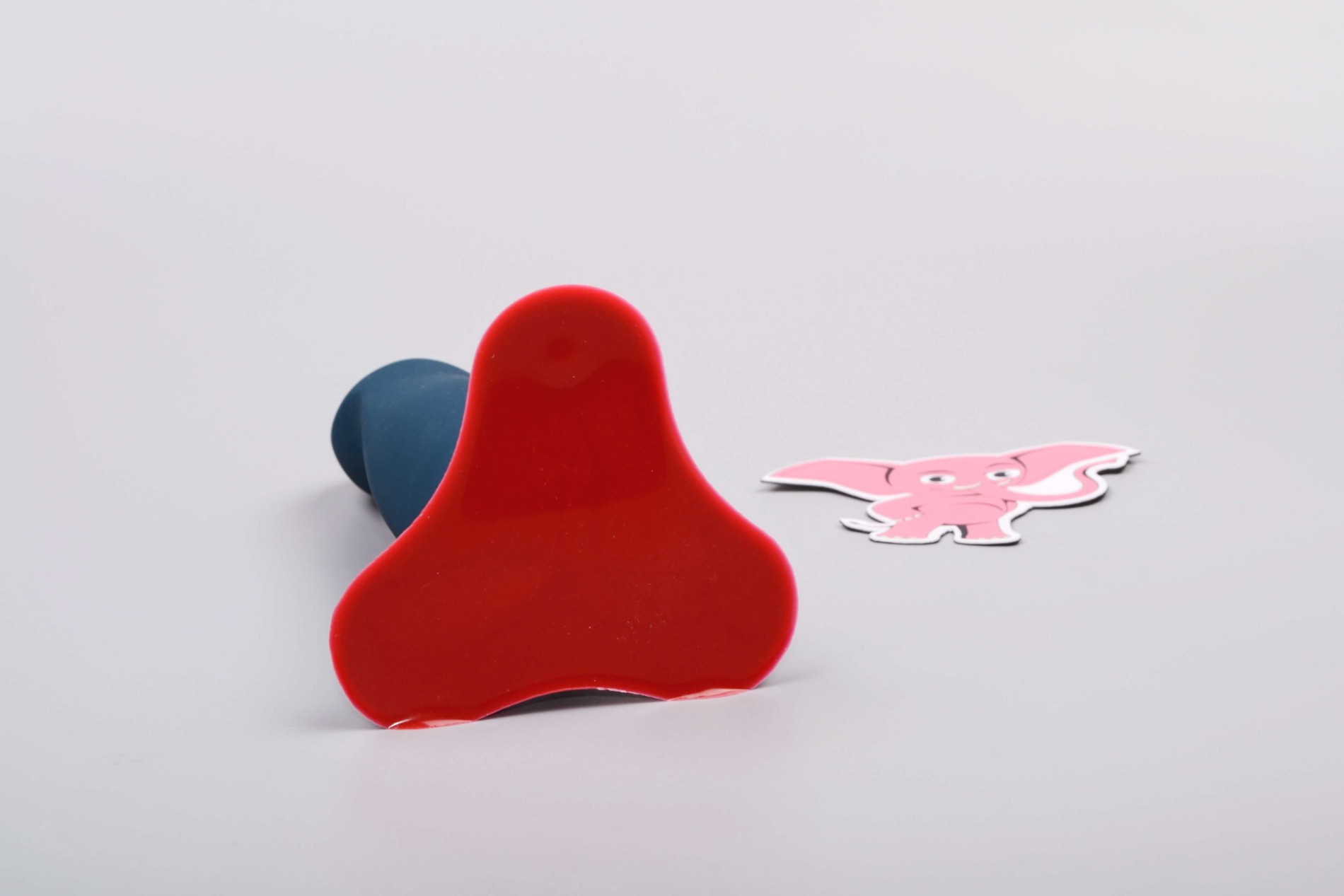 Fun Factory Limba Flex L dildo (18,1 cm), vakuumska čašica