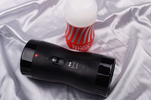 Tenga Vacuum Gyro Roller rotirajući masturbator (20 cm)